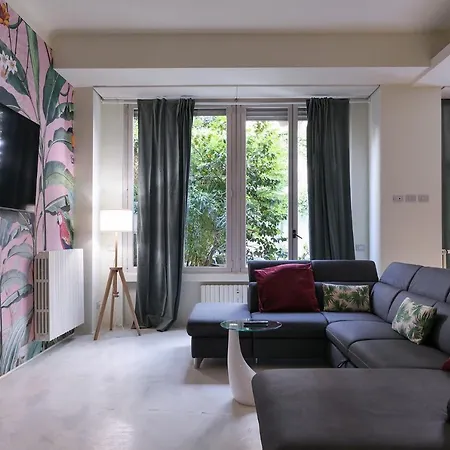 Апартаменты Prestige Boutique Homes - Garden & Pool Милан
