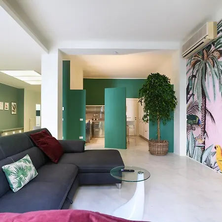 Prestige Boutique Homes - Garden & Pool Mediolan