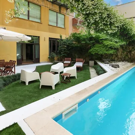 Prestige Boutique Homes - Garden & Pool Apartament