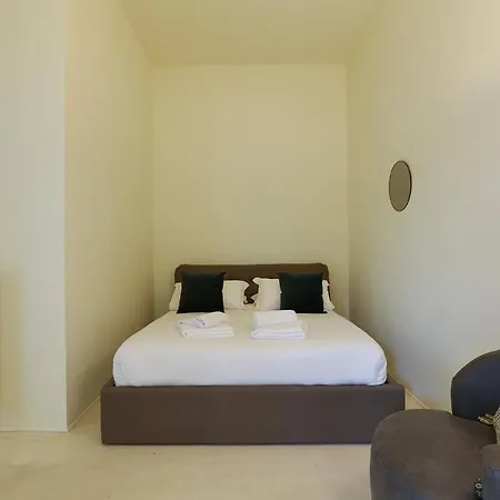Prestige Boutique Homes - Garden & Pool Apartament