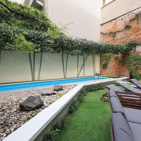 Prestige Boutique Homes - Garden&pool Apartment *
