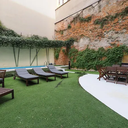 Prestige Boutique Homes - Garden&pool Apartment